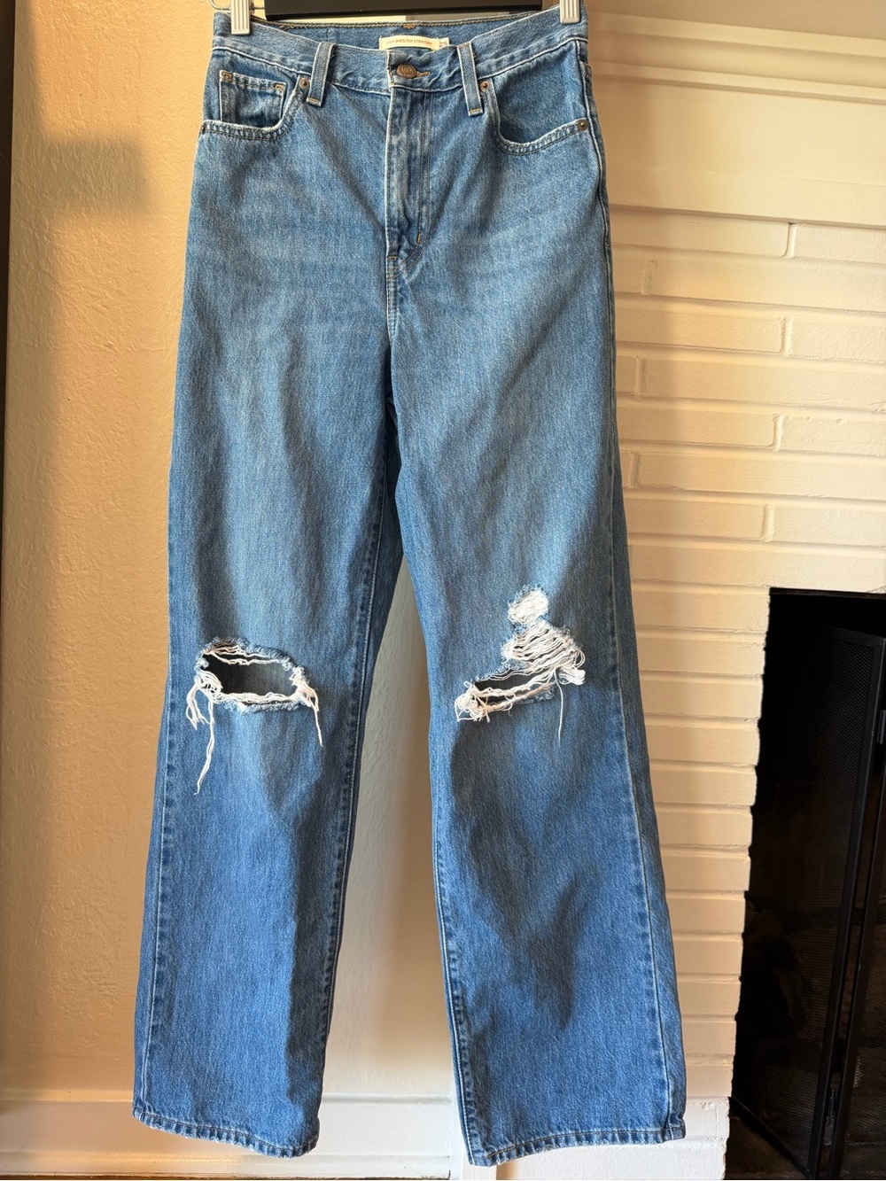 Levi’s High Waisted Straight Jeans Distressed Light Wash W25 L31